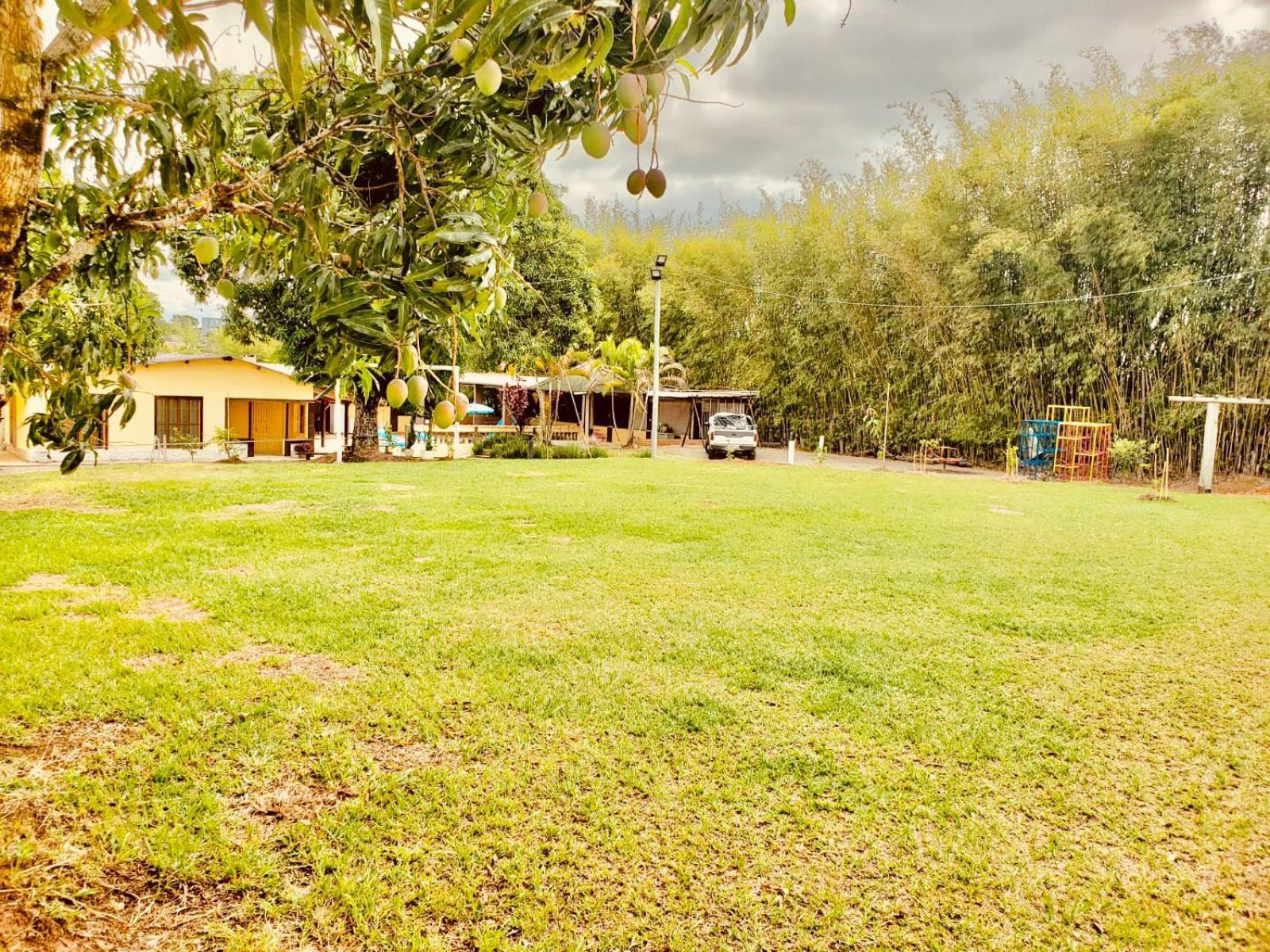 Guaratinguetá Chacara Charmosa Com Piscina, Campo De Futebolヴィラ エクステリア 写真